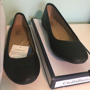 Croft and Barrow Flats 9.5 NWT
